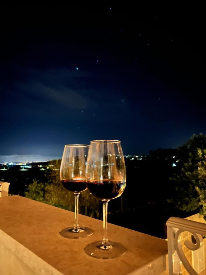 Bed and Breakfast The Carob Tree Victoria Exterior foto